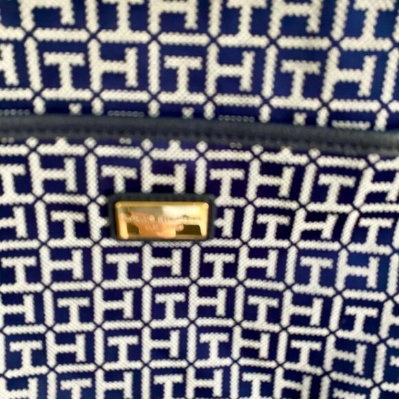 Tommy Hilfiger Blue White Crossbody Bag Geometric Pattern Adjustable Strap NEW - Picture 6 of 10